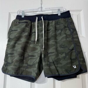 Vuori Men’s Stockton Green Camo 6" Compression Lined Running Gym Shorts L
